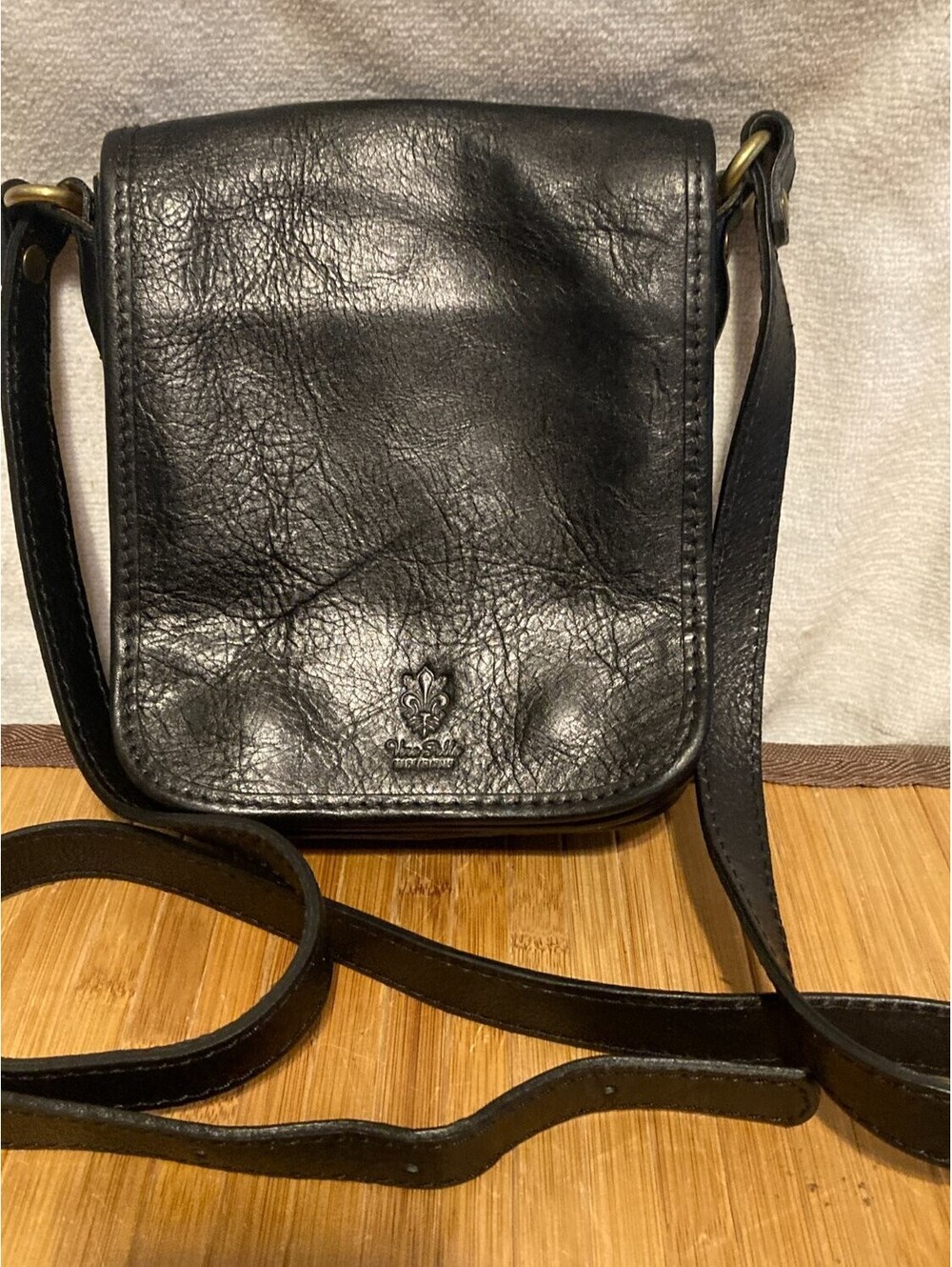 Vera Pelle Italy Black Leather Crossbody Bag Florentine Fleur de Lis Small Purse